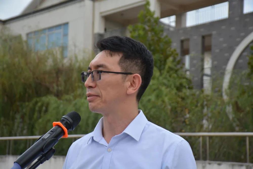 风华正茂恰少年热血军魂铸青春崇真中学2021级高一新生军训开训式