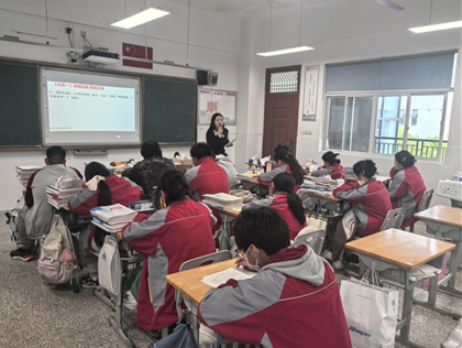 一字一句皆风景　字斟句酌探深意　——记曾思雨老师的散文关键句理解公开课